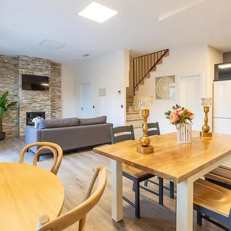 Duplex De Lujo En La Playa , Jacuzzy, Piscina, Chimenea Y Padel * Benalmadena